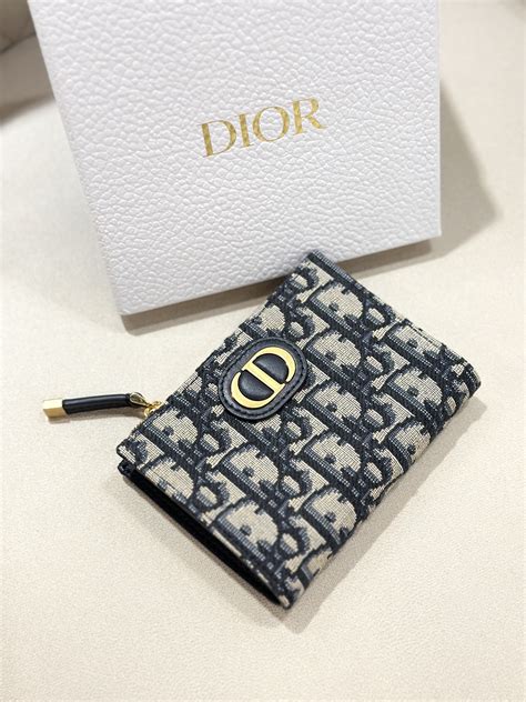 dior micro 30 montaigne|dior 30 montaigne wallet.